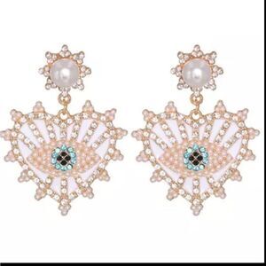 NWOT Rhinestone Eyeball Heart Earrings